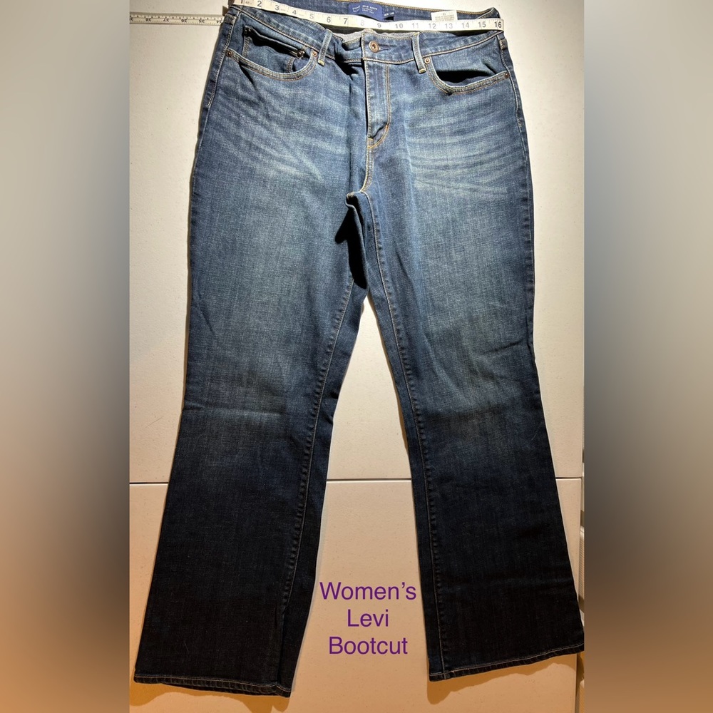 Levi Women’s Curvy Bootcut
